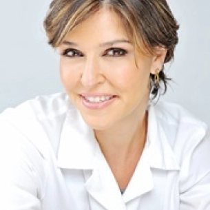 Audrey Farahmand board-certified labiaplasty surgeon