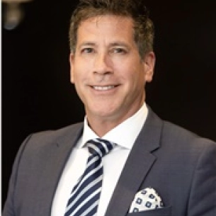 Gary Vela board-certified labiaplasty surgeon