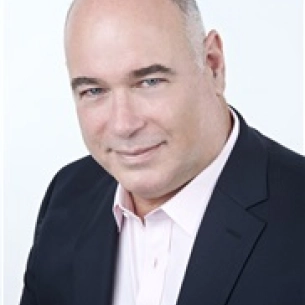 Rafael Gottenger board-certified labiaplasty surgeon