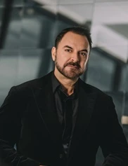 Ashkan Ghavami board-certified labiaplasty surgeon