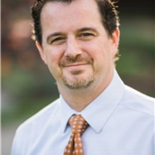 Dean DeRoberts board-certified labiaplasty surgeon