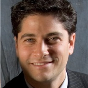 Elan Singer board-certified labiaplasty surgeon
