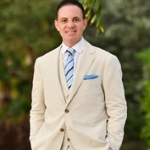 Ameen Habash board-certified labiaplasty surgeon
