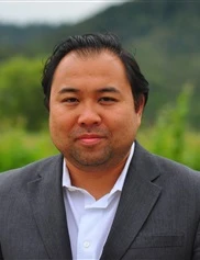 Kenton Fong board-certified labiaplasty surgeon
