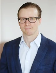 Daniel Fowler board-certified labiaplasty surgeon