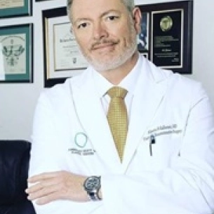 Alberto Gallerani board-certified labiaplasty surgeon