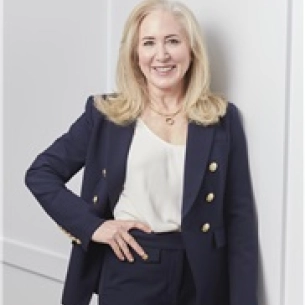 Sarah Holland board-certified labiaplasty surgeon
