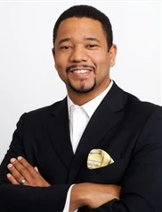 Melvin Maclin board-certified labiaplasty surgeon