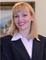 Elena Geppert board-certified labiaplasty surgeon