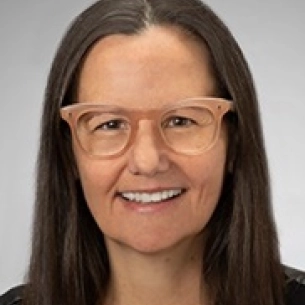 Carolyn De La Cruz board-certified labiaplasty surgeon