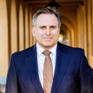 Moneer Jaibaji board-certified labiaplasty surgeon