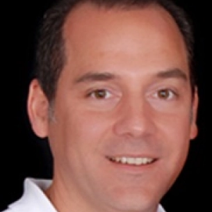Isidoros Moraitis board-certified labiaplasty surgeon