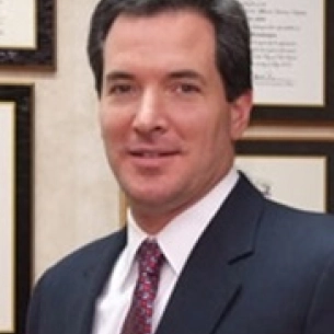 Gary Breslow board-certified labiaplasty surgeon