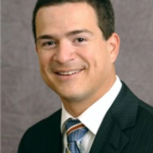 Alfredo Paredes board-certified labiaplasty surgeon