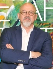 Dominic Heffel board-certified labiaplasty surgeon