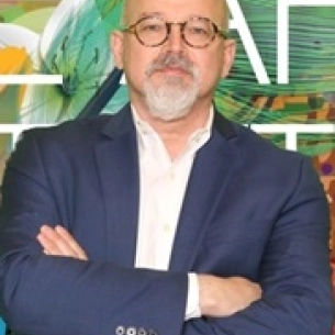 Dominic Heffel board-certified labiaplasty surgeon
