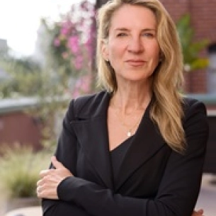 Lisa Cassileth board-certified labiaplasty surgeon