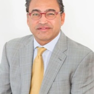 Khalique Zahir board-certified labiaplasty surgeon