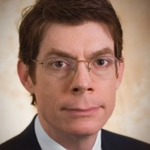 Eric Elwood board-certified labiaplasty surgeon