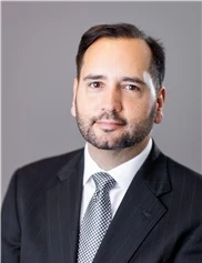 Orlando Llorente board-certified labiaplasty surgeon