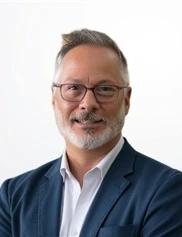 Eric Mager board-certified labiaplasty surgeon