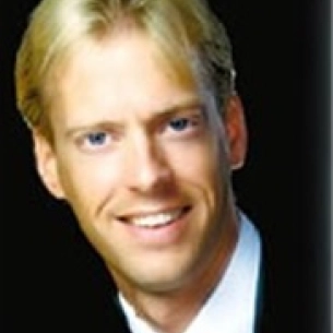 David Csikai board-certified labiaplasty surgeon