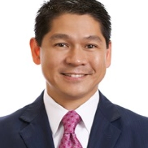 Erwin Bulan board-certified labiaplasty surgeon