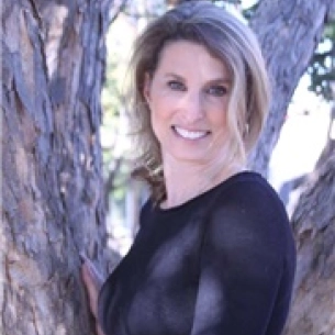 Lauren Greenberg board-certified labiaplasty surgeon