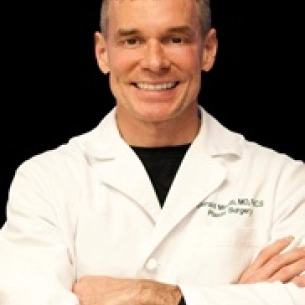J. Gerald Minniti board-certified labiaplasty surgeon