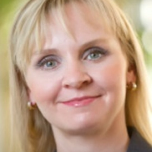 Lynn Damitz board-certified labiaplasty surgeon