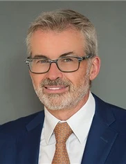 Steven Davison board-certified labiaplasty surgeon