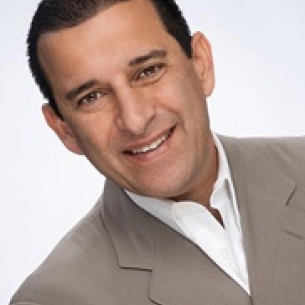 Florencio Gonzalez board-certified labiaplasty surgeon