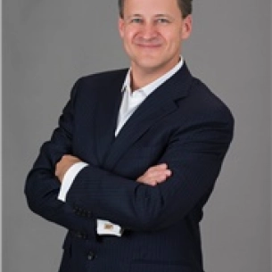 John Katzen board-certified labiaplasty surgeon