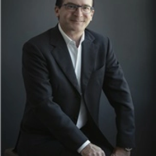 Gary Lawton board-certified labiaplasty surgeon