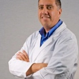 Mark Broudo board-certified labiaplasty surgeon
