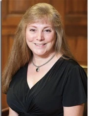 Laura Gunn board-certified labiaplasty surgeon