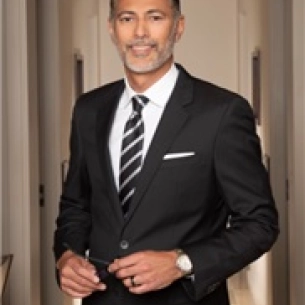 Sanjay Grover board-certified labiaplasty surgeon