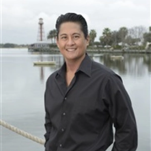 Fernando Serra board-certified labiaplasty surgeon