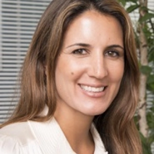 Kimberly Singh board-certified labiaplasty surgeon