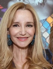 Elsa Raskin board-certified labiaplasty surgeon