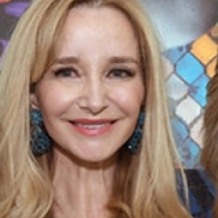 Elsa Raskin board-certified labiaplasty surgeon