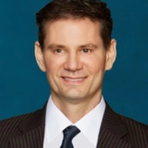 Joseph Cruise board-certified labiaplasty surgeon
