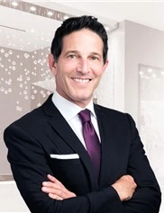 Michael Schwartz board-certified labiaplasty surgeon