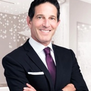 Michael Schwartz board-certified labiaplasty surgeon