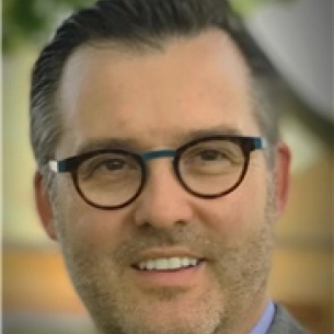Brian Kobienia board-certified labiaplasty surgeon