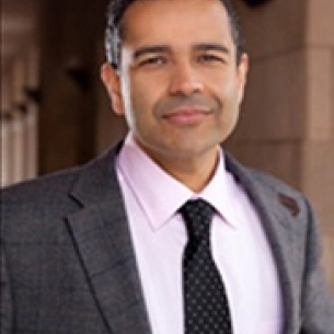 Munish Batra board-certified labiaplasty surgeon
