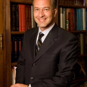 Ron Israeli board-certified labiaplasty surgeon