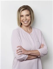 Maida Parkins board-certified labiaplasty surgeon