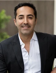 Ali Sadeghi board-certified labiaplasty surgeon