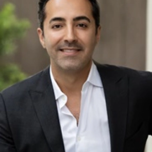 Ali Sadeghi board-certified labiaplasty surgeon
